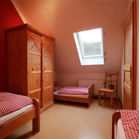Richard Apartman *