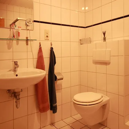 Richard Apartman *
